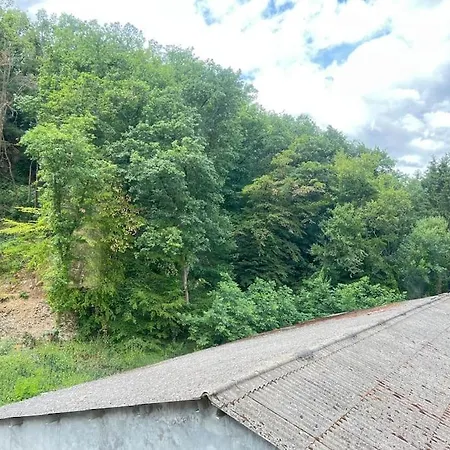 Au Petit Ecureuil Hotel *